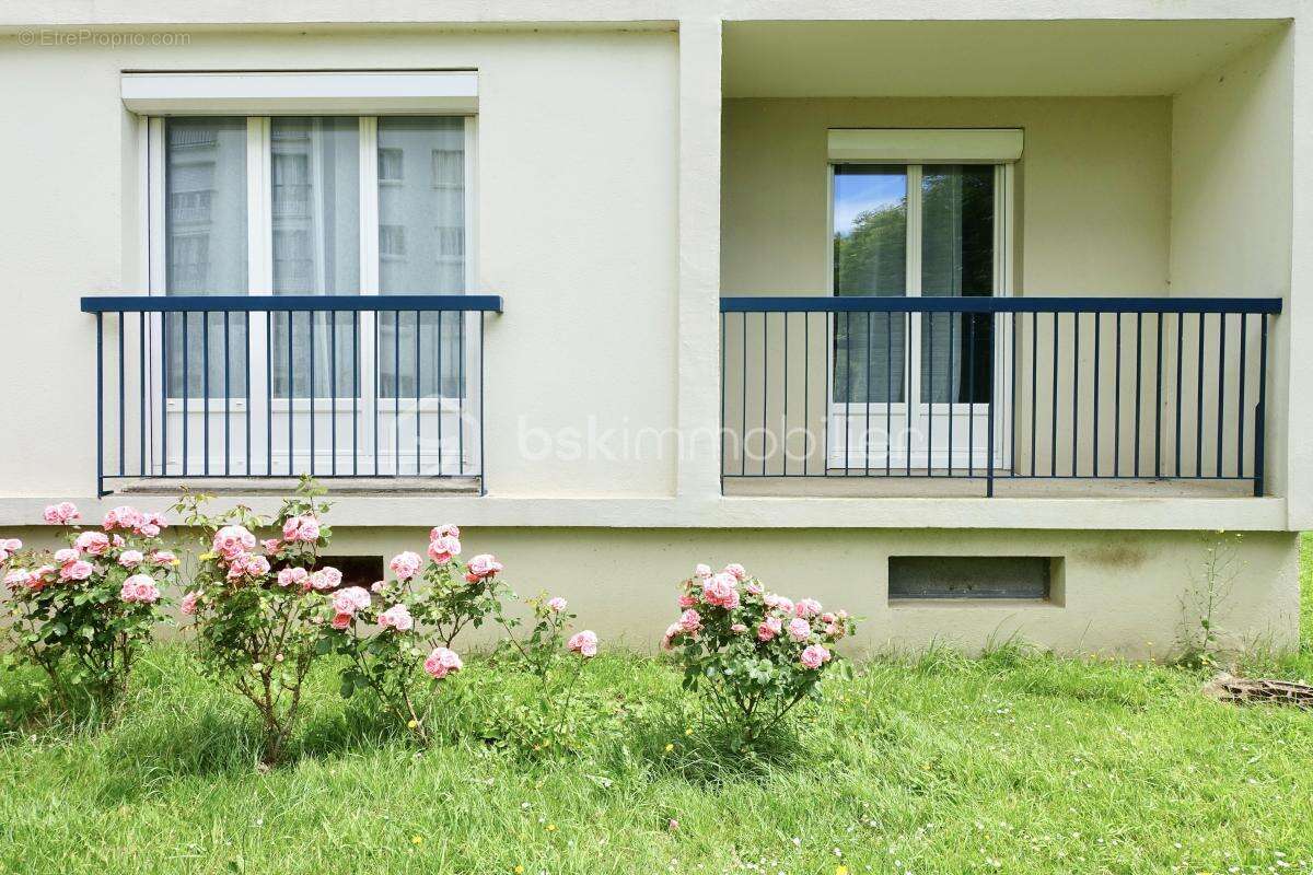 T3 bis parfait état - balcon + cave + stationnements sécurisés - idéal RP ou investissement - photo 12