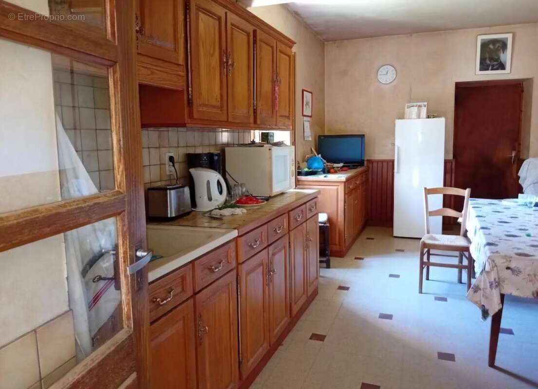 Propriété à vendre – Ancienne seigneurie avec 45 hectares attenants – Proche La Châtre (36) ferme équestre ou agricole - photo 9