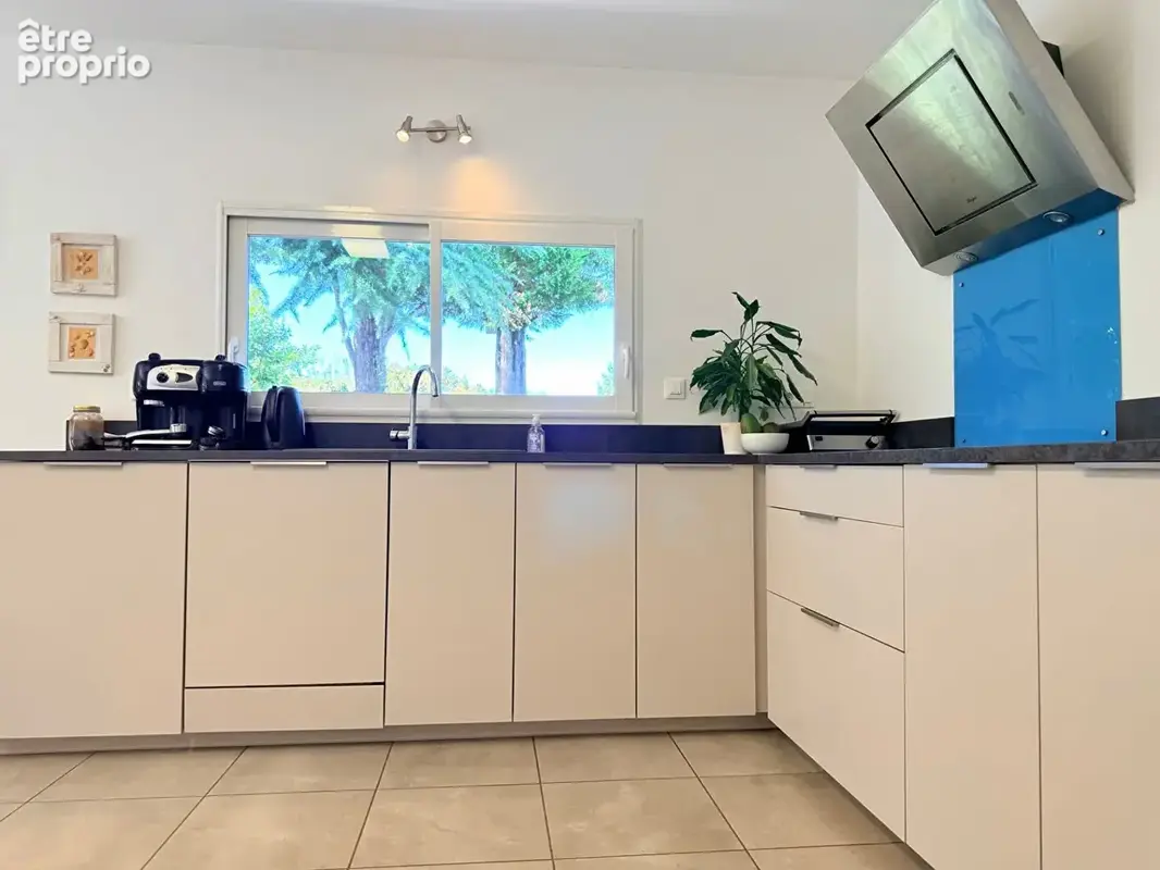 Villa contemporaine de plain-pied + studio indépendant - Saint-Paul-Trois-Chateaux - 7 pièces - 120 m² - photo 11