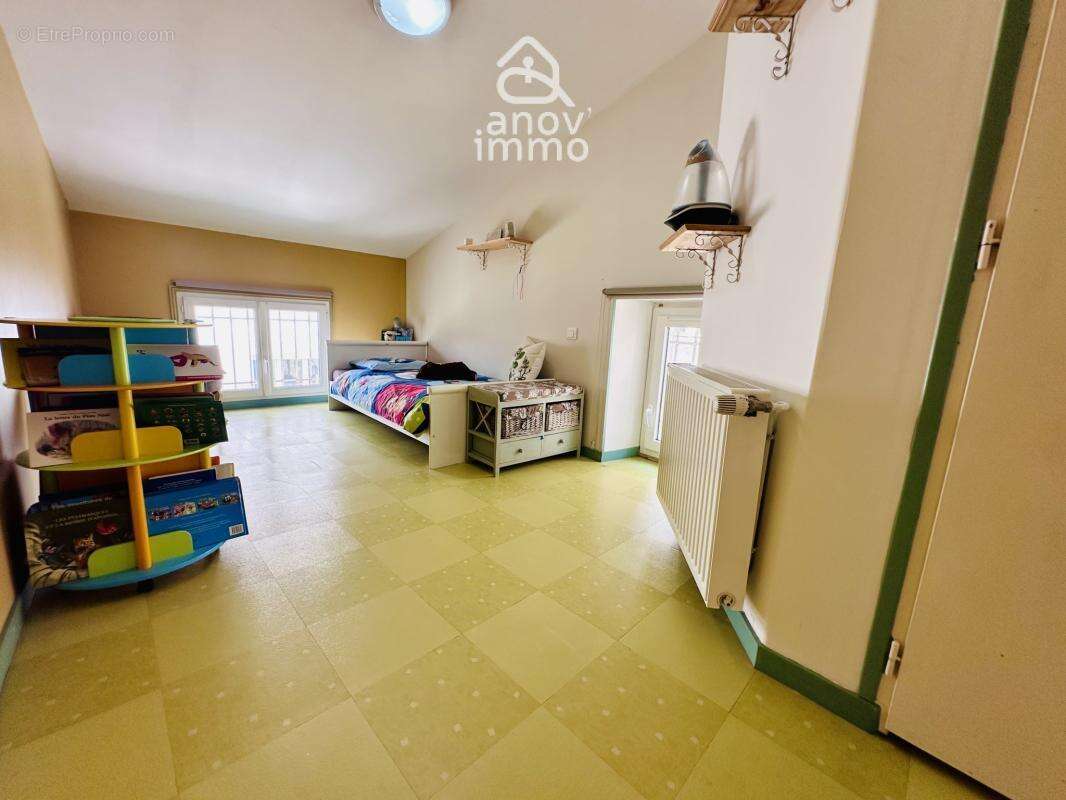 Maison de village 102 m2   2 chambres   Cour   Dépendance am - photo 13