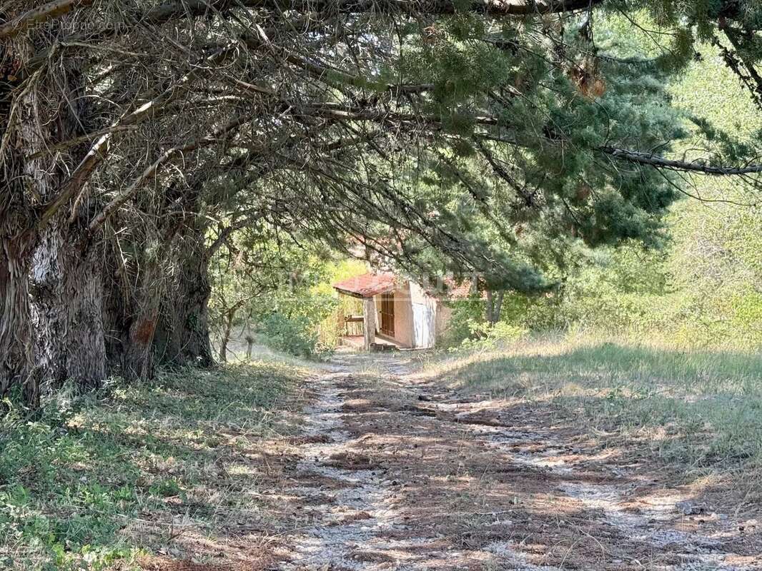 À vendre à  Goult - photo 4