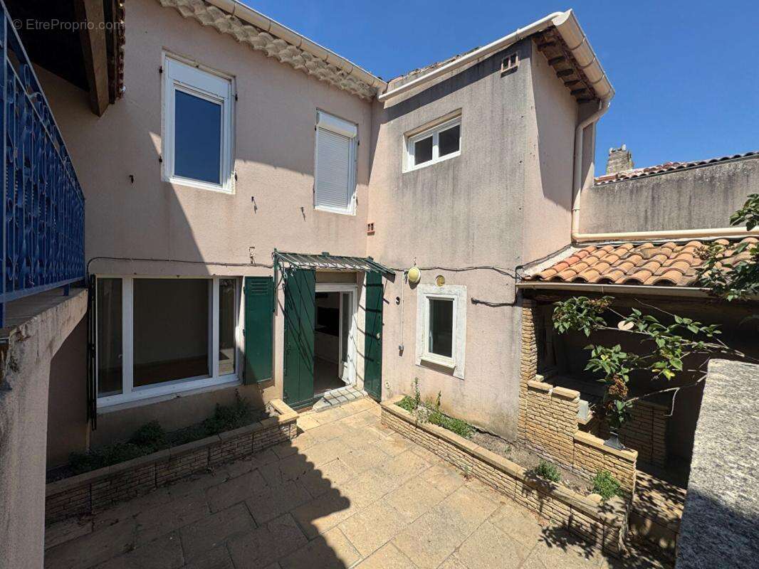 Redessan  a vendre ensemble immobilier  de 185m² avec cour, terrasse et garage - photo 11