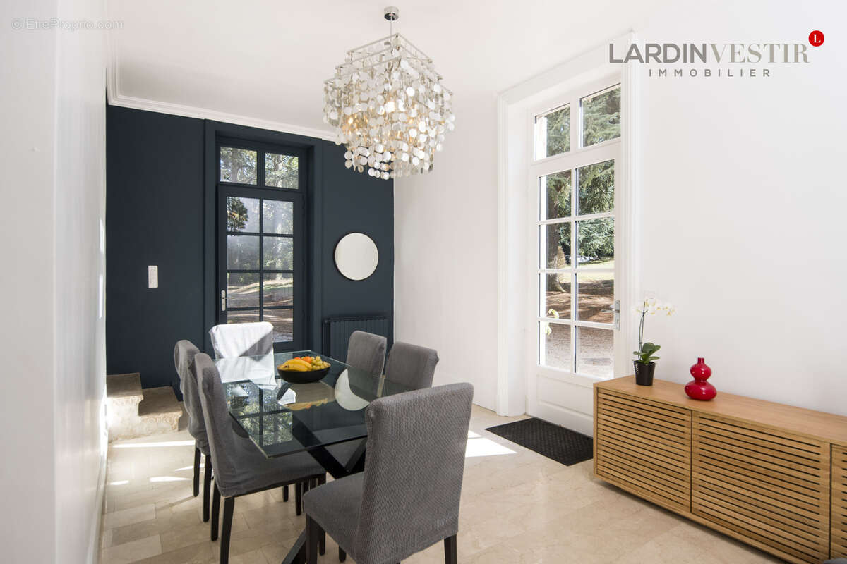 Maison à SAINT-GENIS-LAVAL