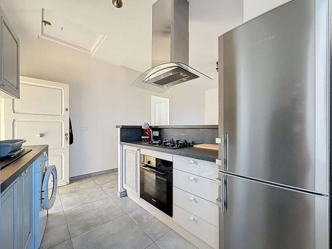 Appartement à SAINT-LAURENT-DU-VAR