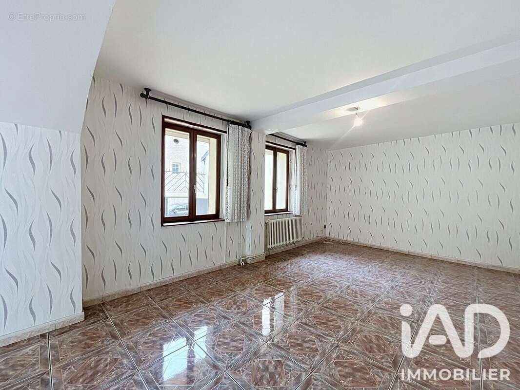 Maison 158 m² à Noveant-Sur-Moselle  - photo 2