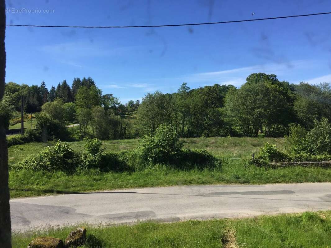 Maison à SAINT-HILAIRE-LE-CHATEAU