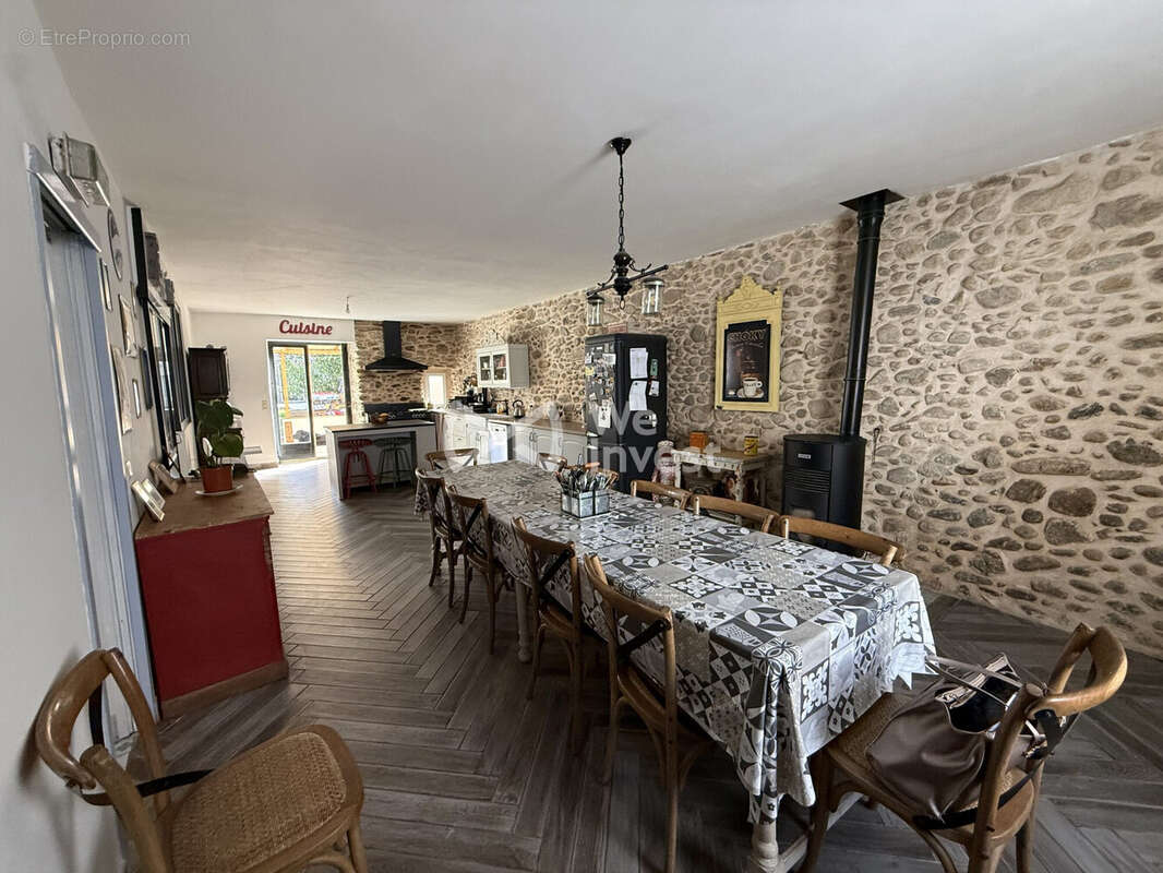 Maison 245 m² à Mazamet  - photo 2