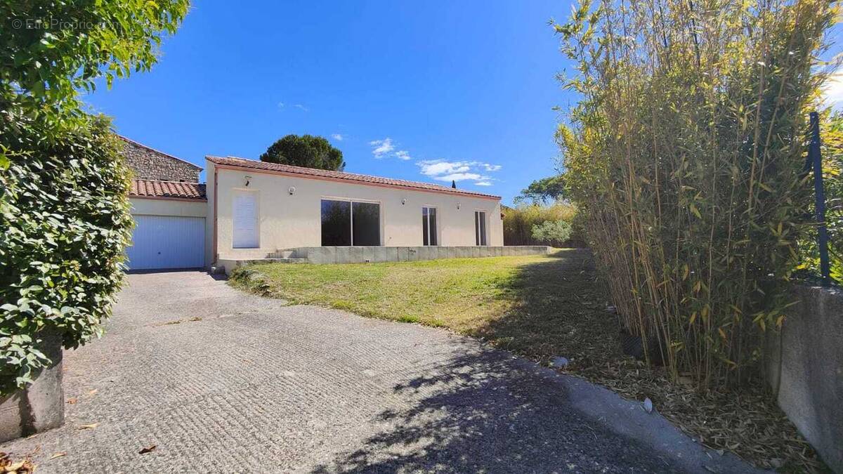 Maison à MONTMIRAT
