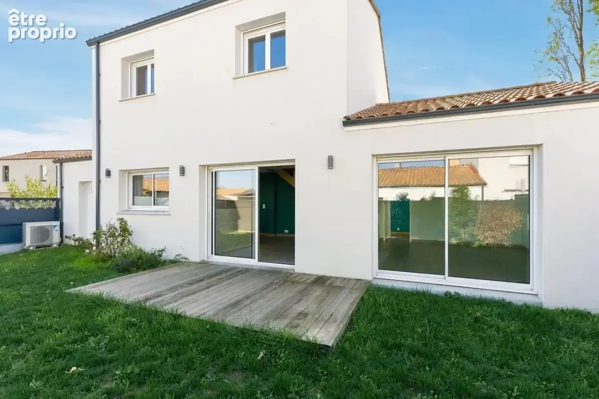 Maison 6 pièces 125 m² · à Saint-Julien-de-Concelles · 125 m² · 361 800 €