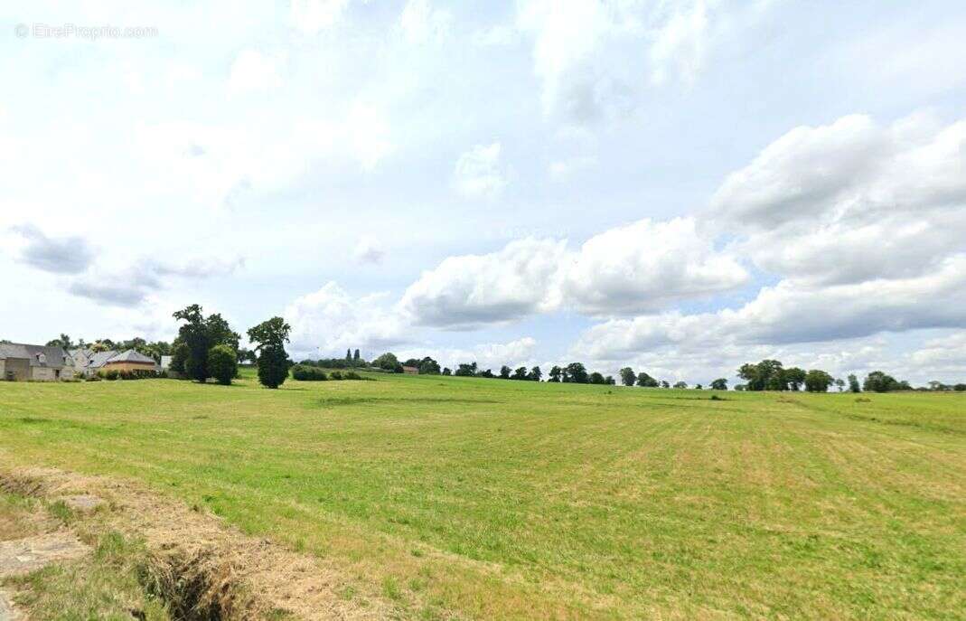 Terrain à SAINT-AUBIN-D'AUBIGNE