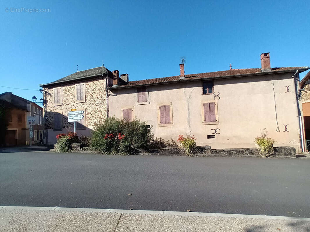 Maison à FLAGNAC