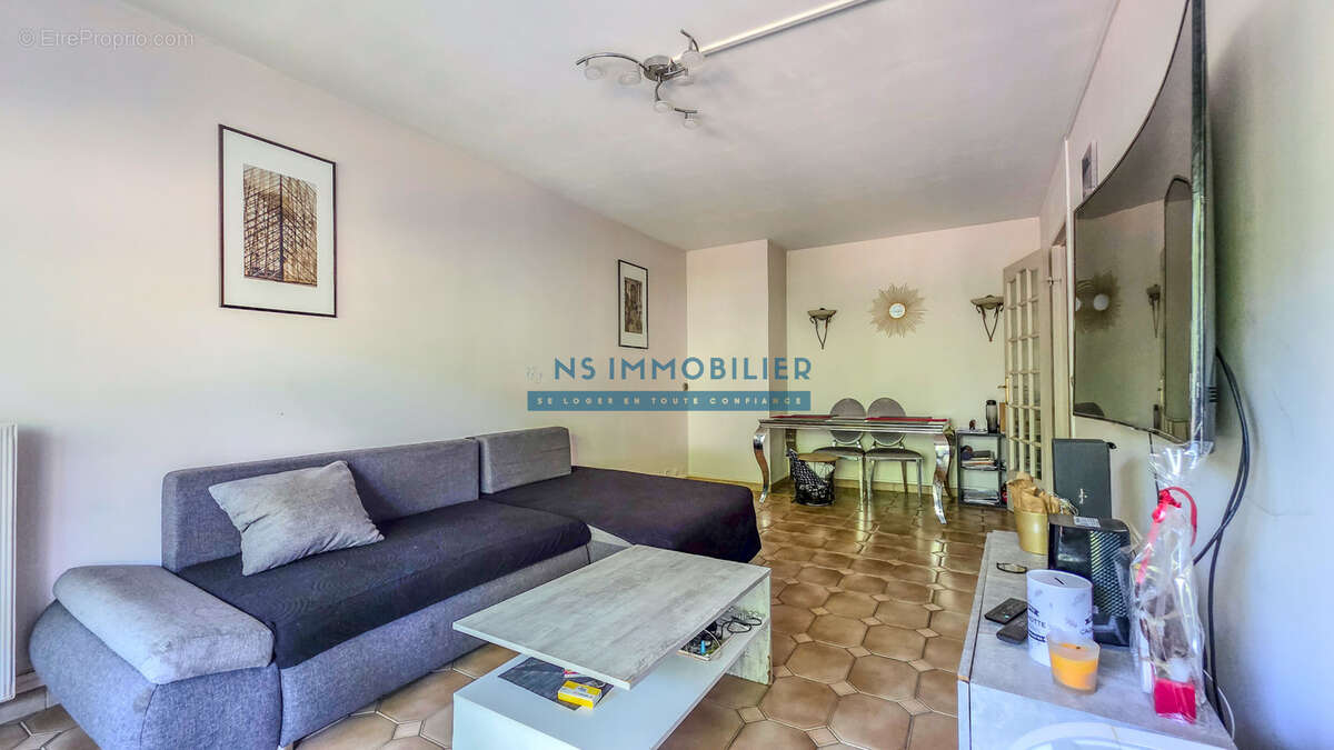 Appartement à SARTROUVILLE