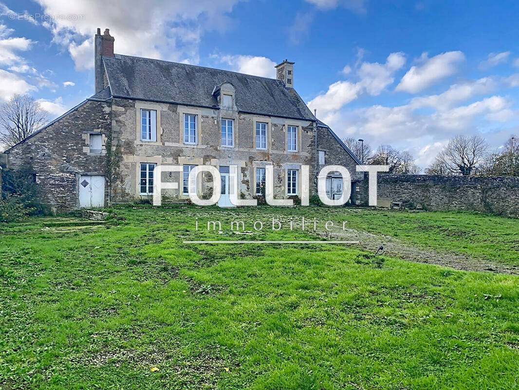 Maison à CURCY-SUR-ORNE