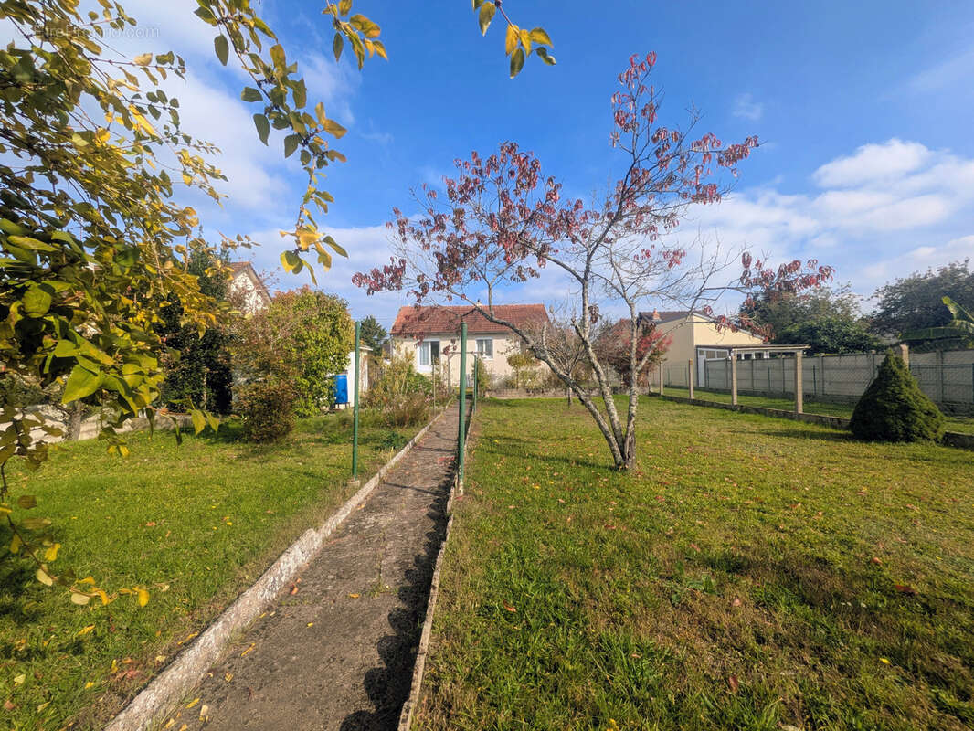 Maison à CHALETTE-SUR-LOING
