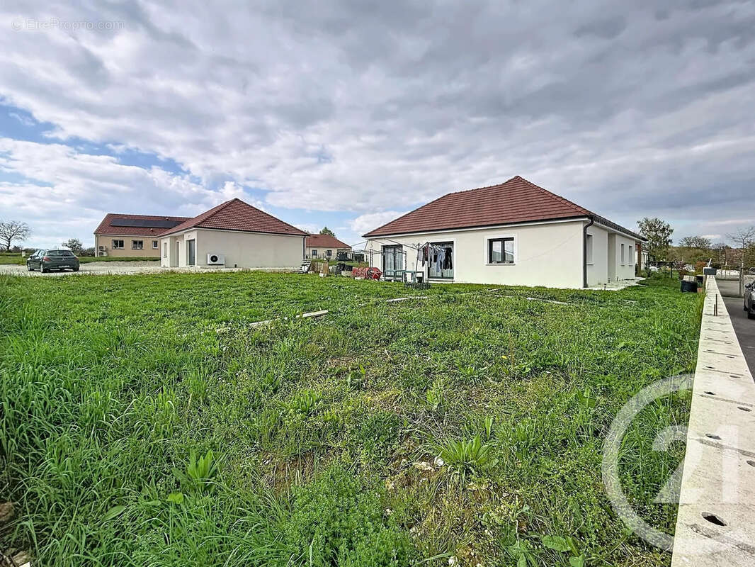 Maison 151 m² à Fontaine-Francaise  - photo 14