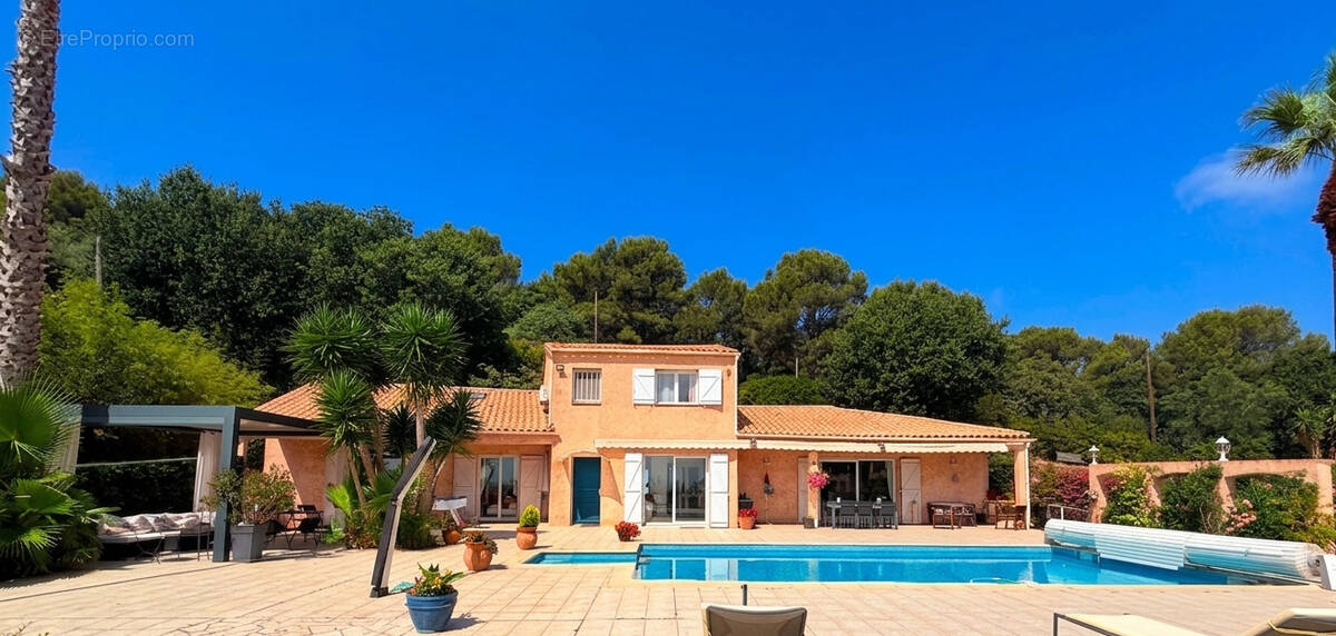 Maison à SIX-FOURS-LES-PLAGES