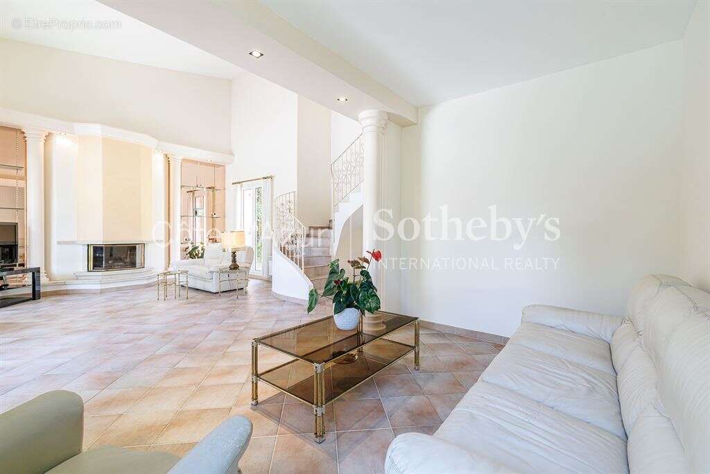 Maison à VILLENEUVE-LOUBET