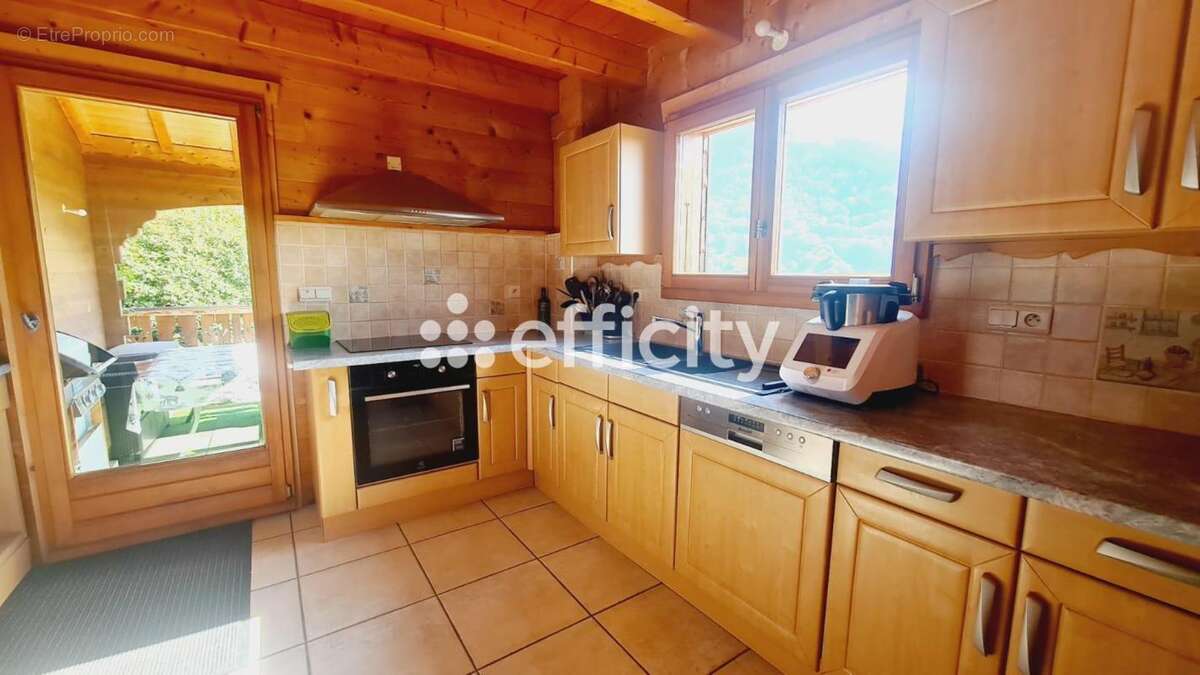 Maison à THOLLON-LES-MEMISES