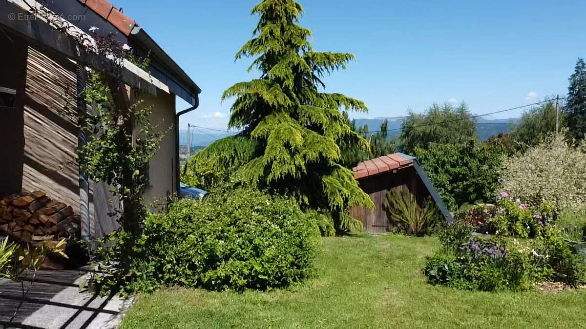 Maison à SAINT-GEOIRE-EN-VALDAINE