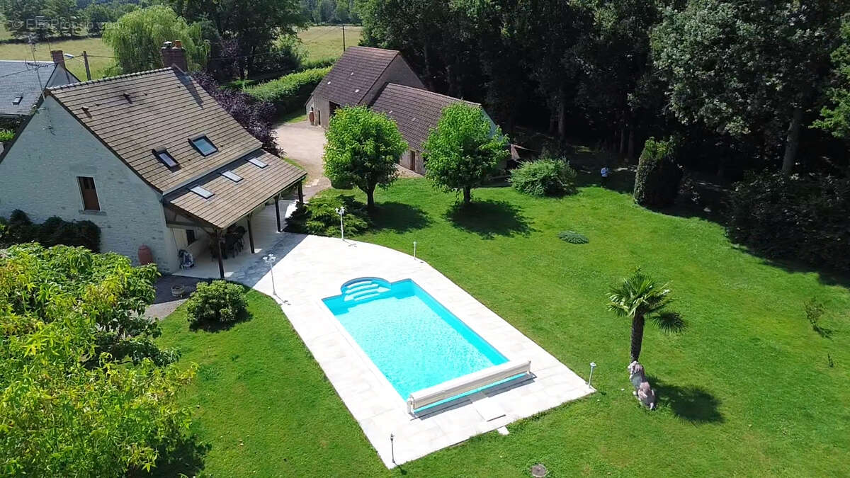 Maison à SAINT-AMAND-MONTROND