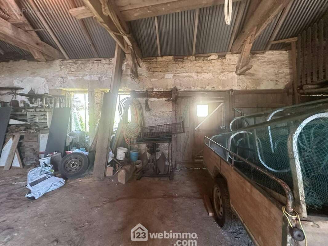 Vous disposez d'un accès sur ... - Maison à MONTCHALONS