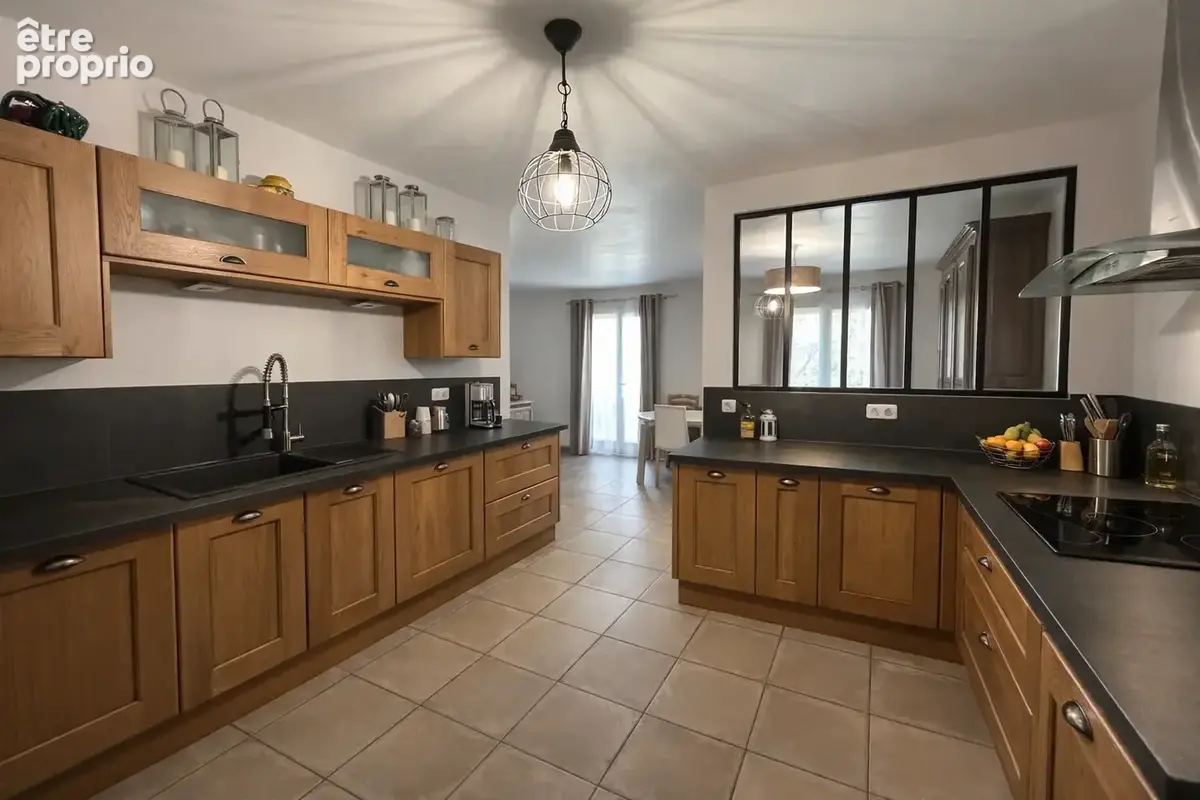 Maison t5 - les mourets - chateau gombert - photo 4
