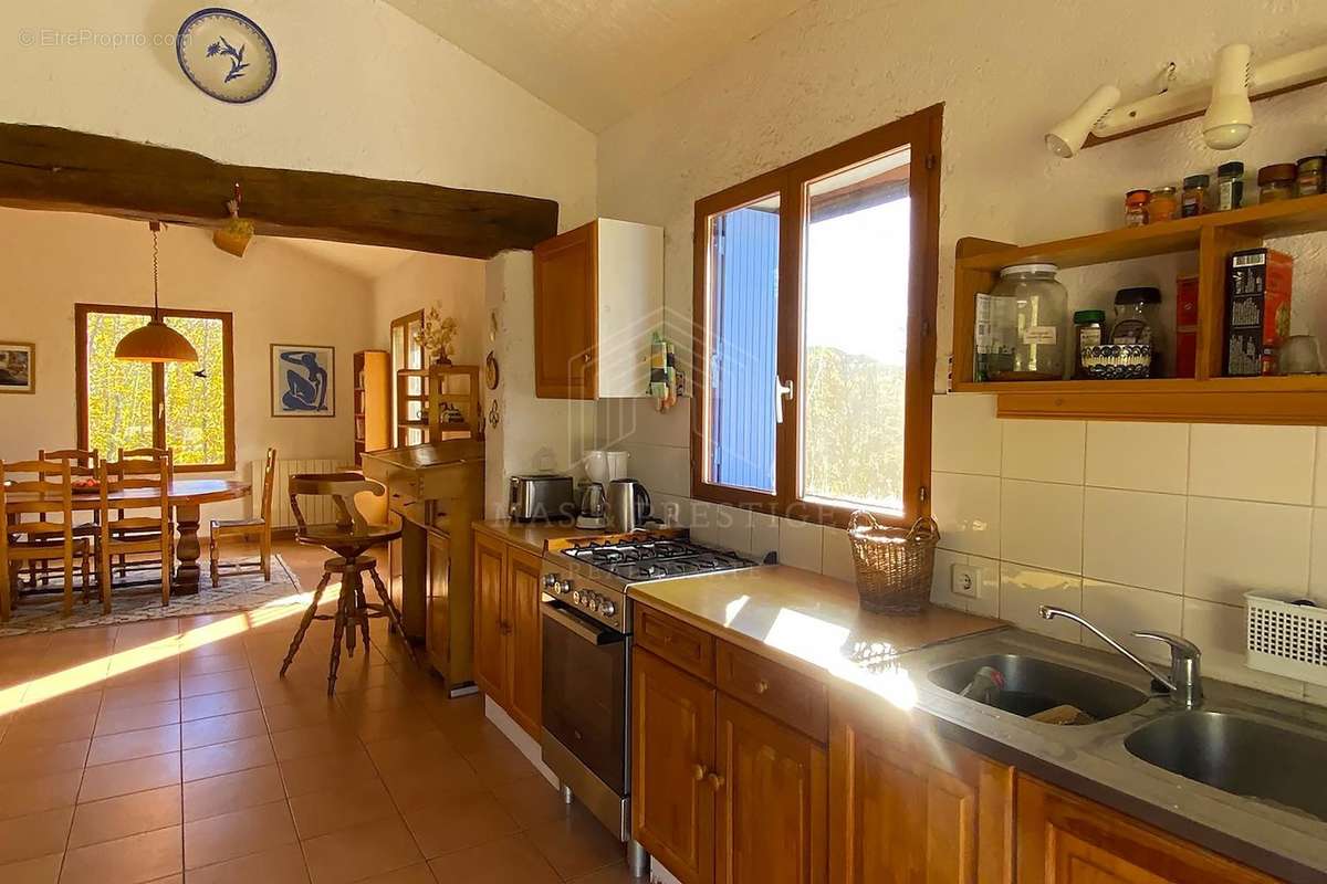 Maison à SAINT-LAURENT-DE-CERDANS