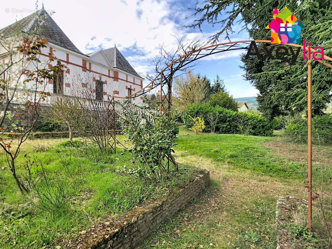 Maison à SAINT-ALBAN-LES-EAUX