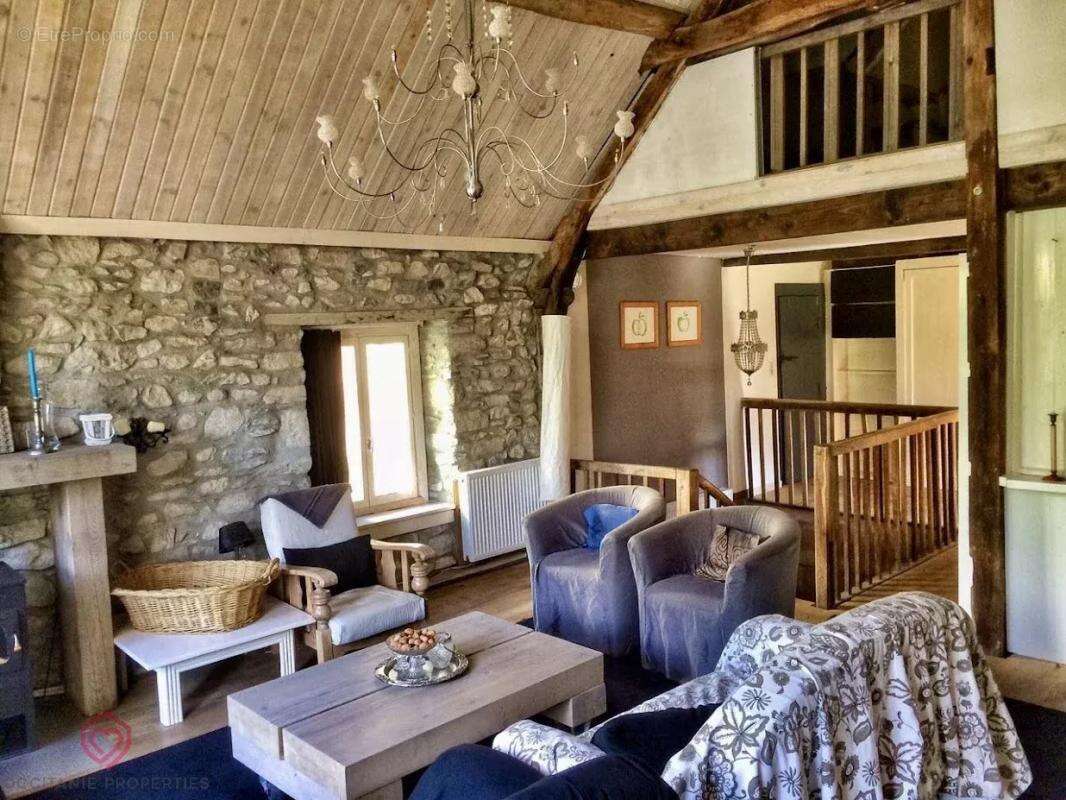 Maison à SAINT-BEAT