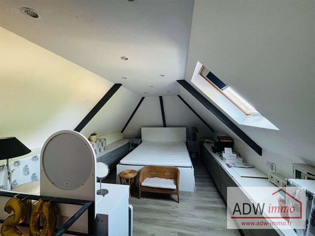 Maison à MANDRES-LES-ROSES