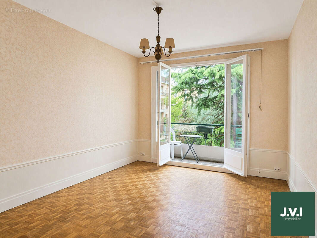 Appartement à ENGHIEN-LES-BAINS