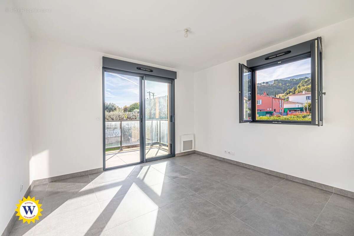 Appartement à CARROS