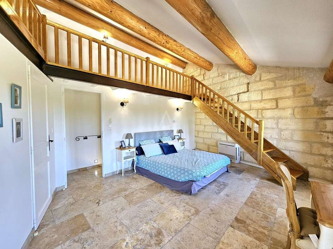 Appartement à ARAMON