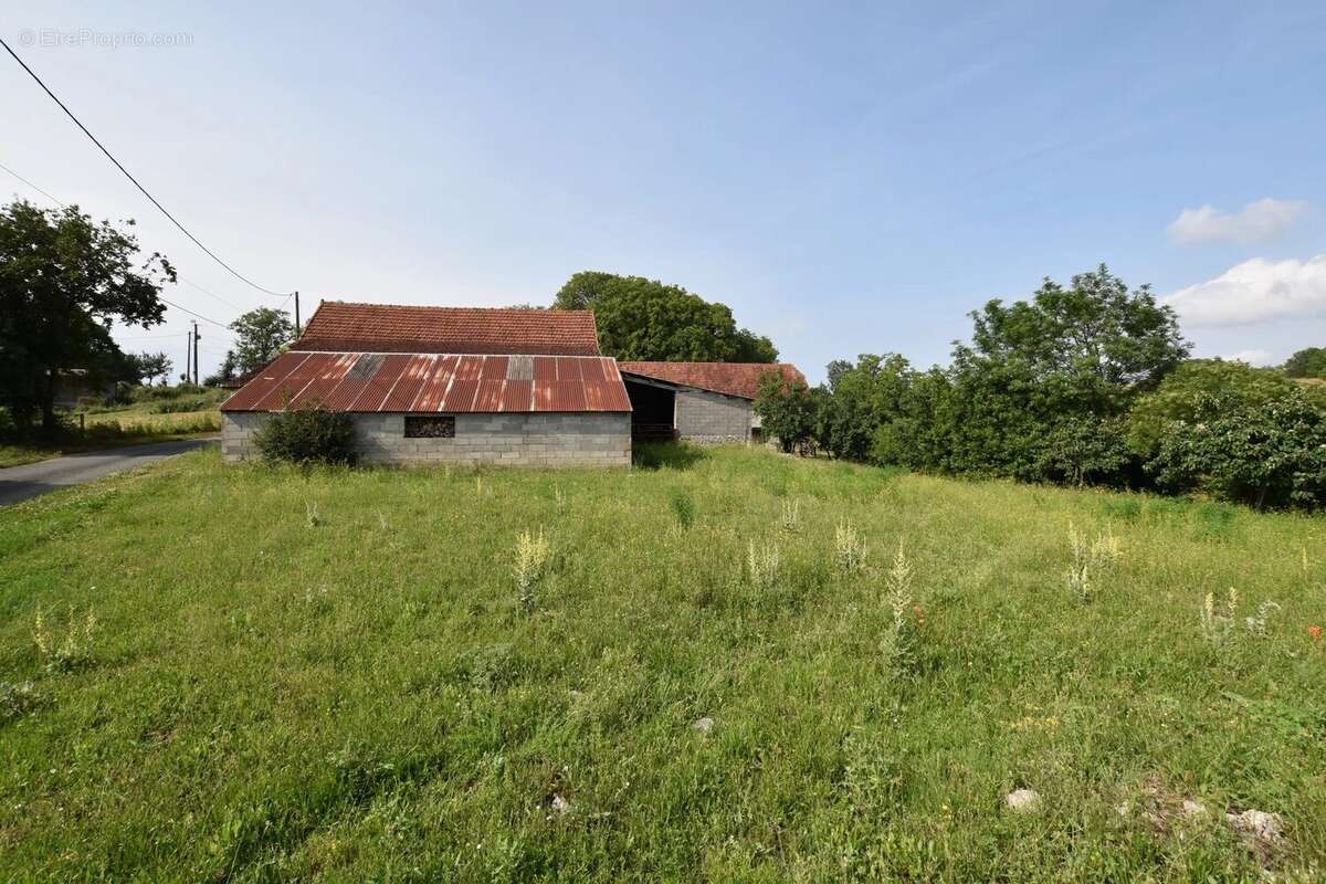 Maison à MONTAMEL