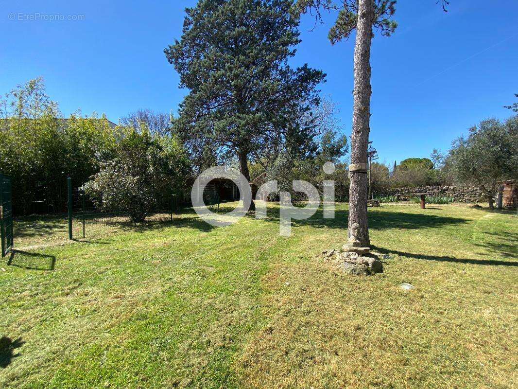 Maison à TOURRETTES