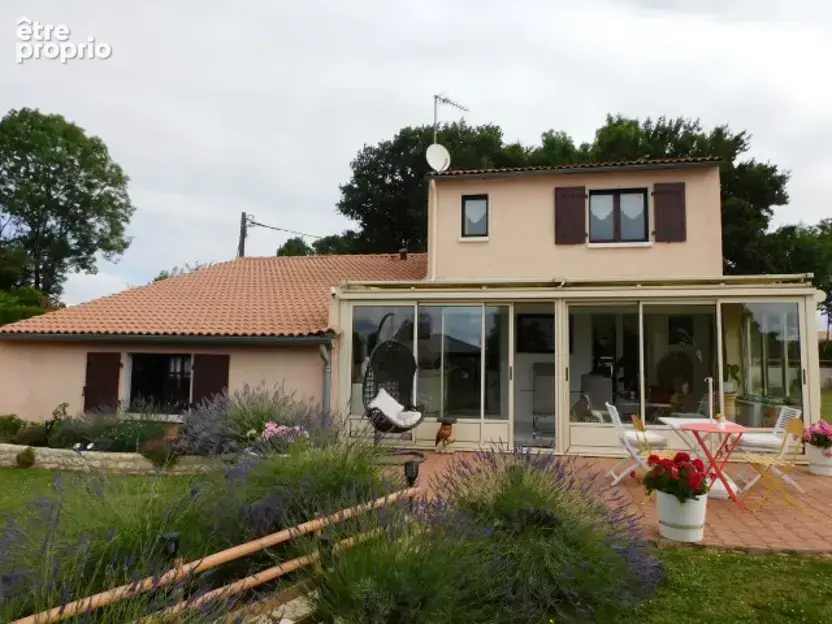 Maison à SAINT-GEORGES-DES-COTEAUX