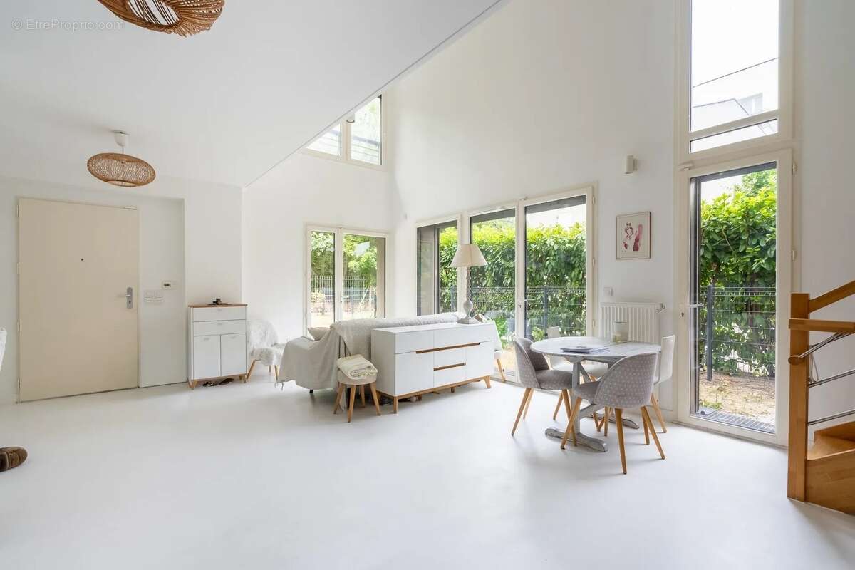 Appartement à vendre 3 pièces, STAINS 93240 - photo 3