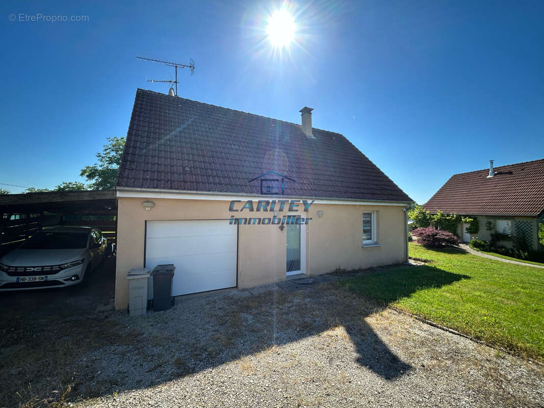 Maison à MAGNY-DANIGON