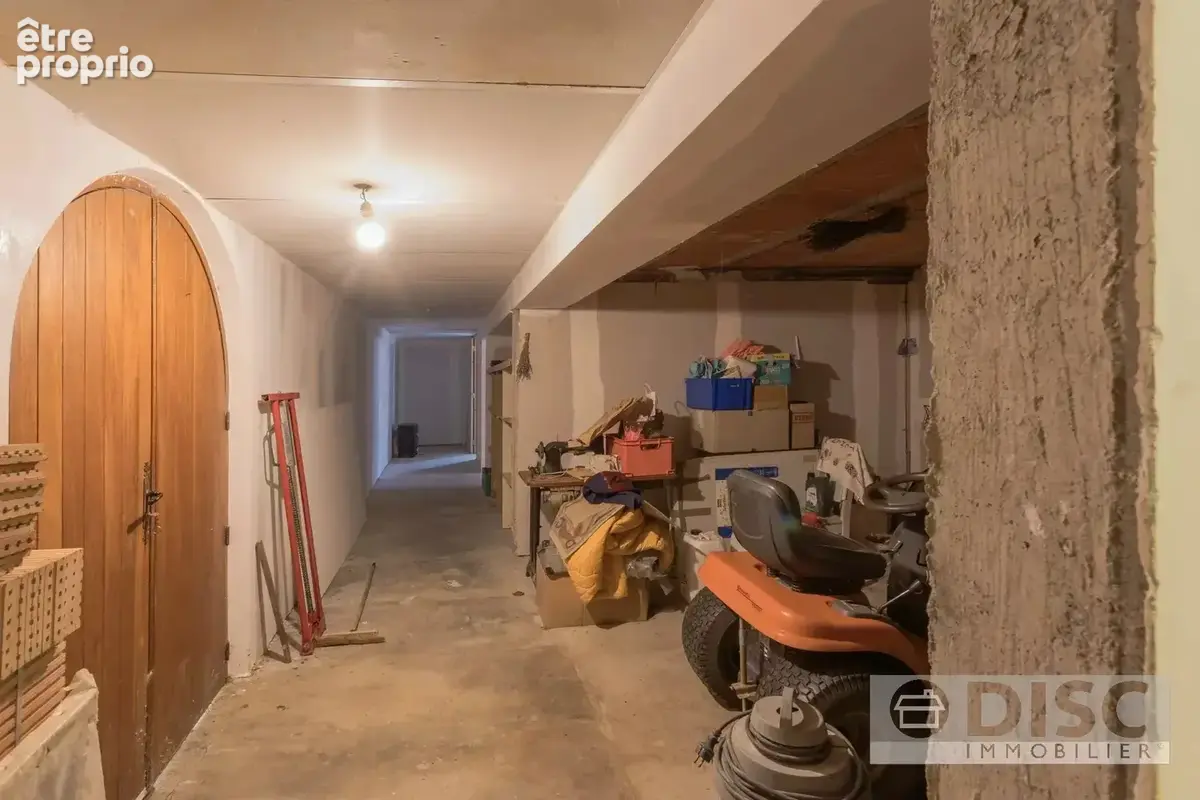 Vaste propriété de plus de 500 m² avec jardin clos et nombreuses possibilités. - photo 22