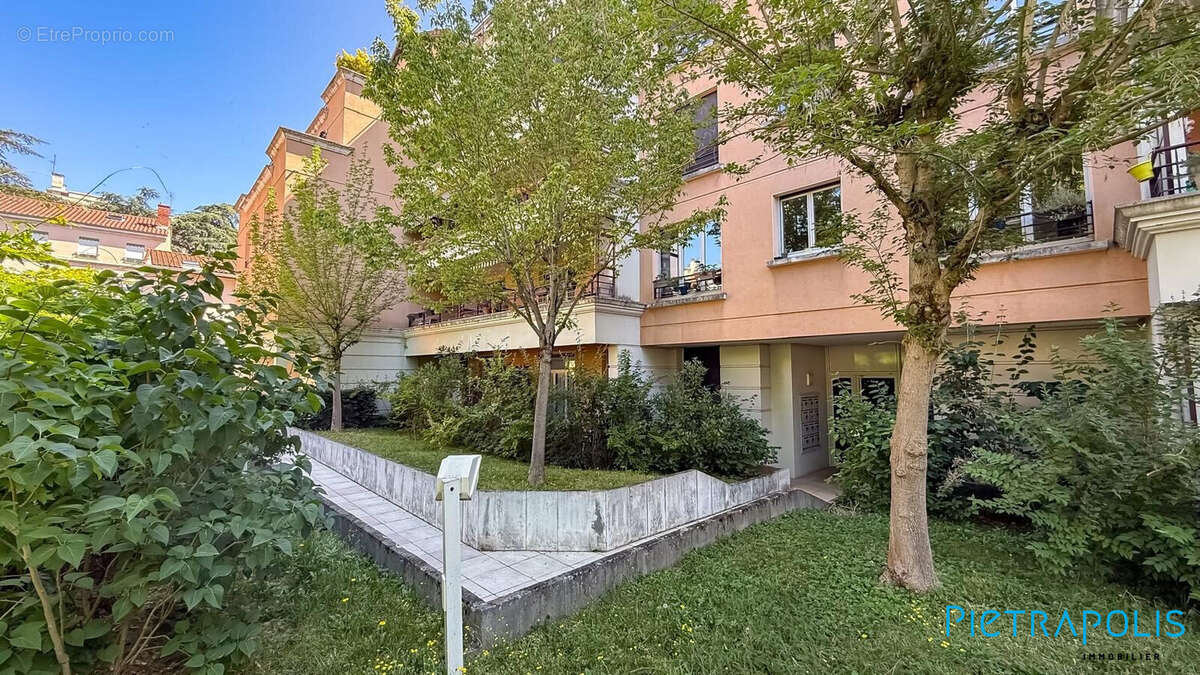 Appartement 79 m² à Lyon-4e  - photo 2
