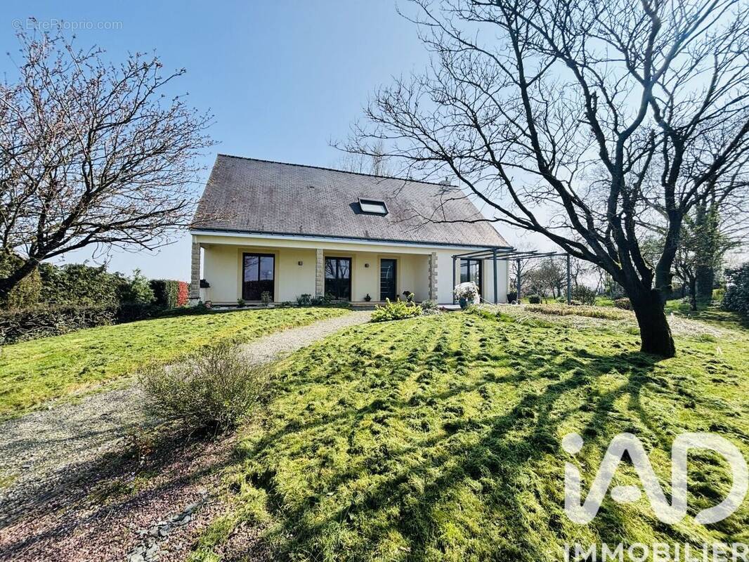 Photo 1 - Maison à ROUGE