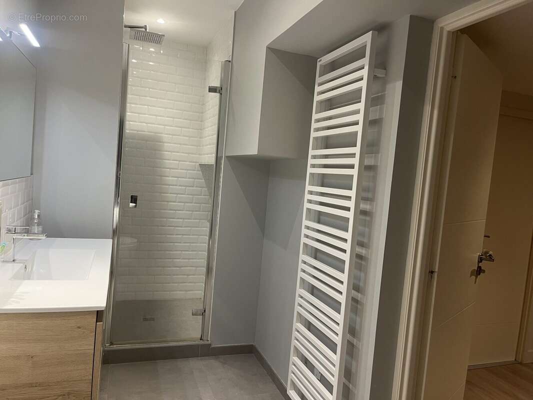 Maison à SAINT-ETIENNE-LA-VARENNE