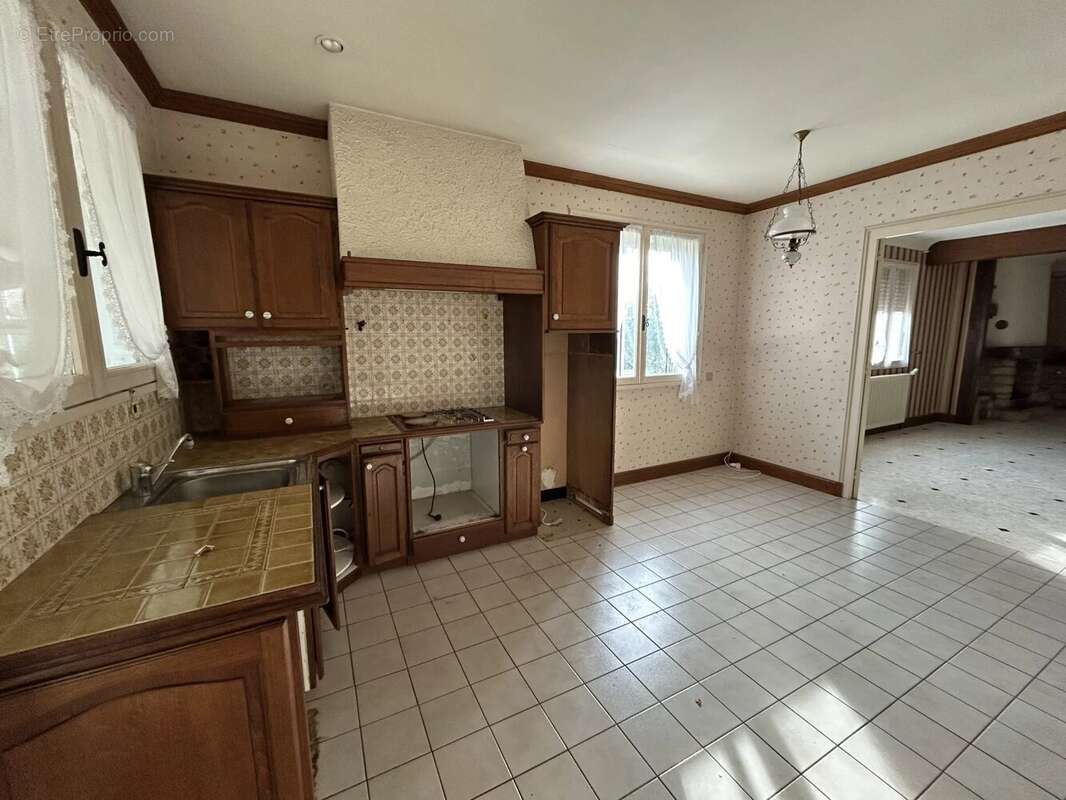 Maison à MONCOUTANT