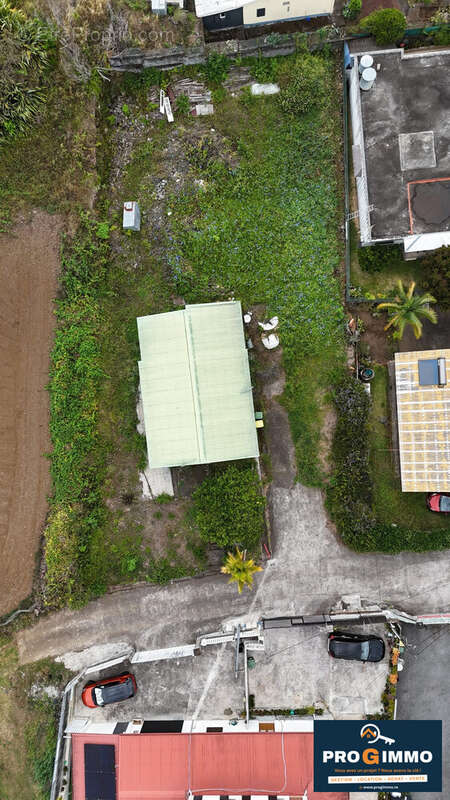 Terrain à LE TAMPON