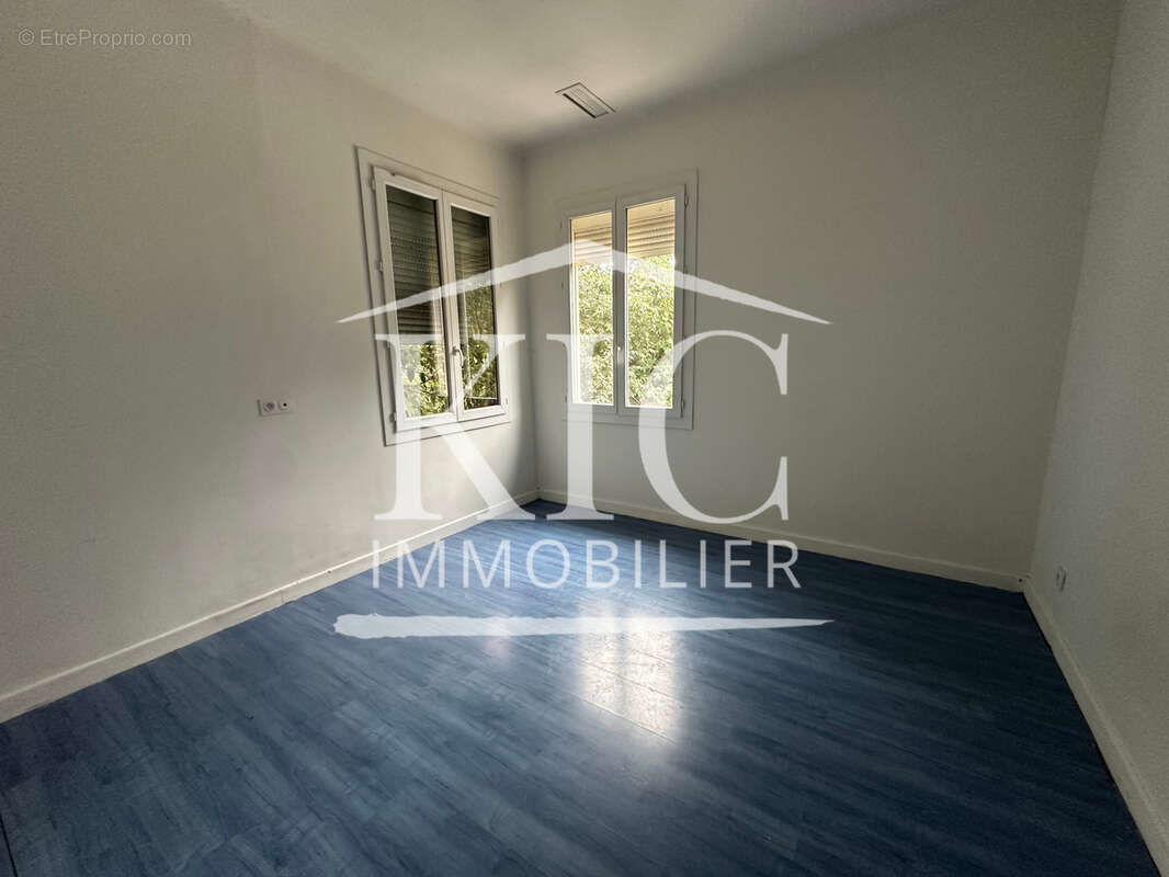 PROCHE CARCASSONNE - Maison familiale 195 m2, 4 chambres, jardin avec piscine - photo 6