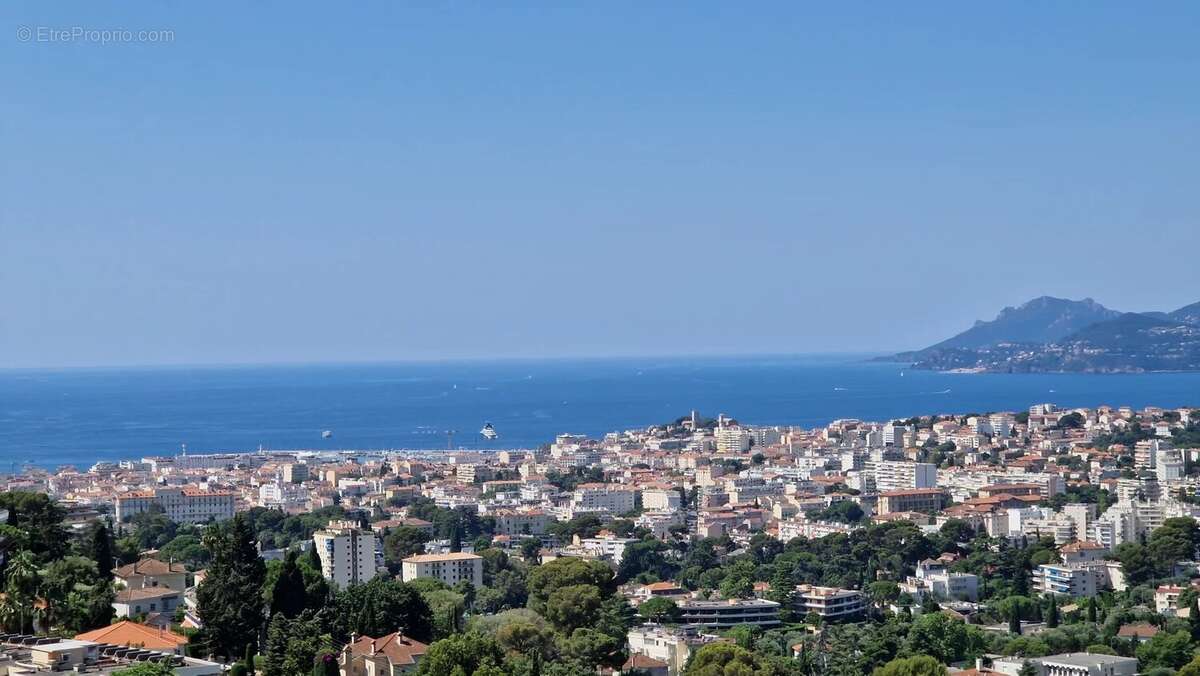 Appartement à LE CANNET