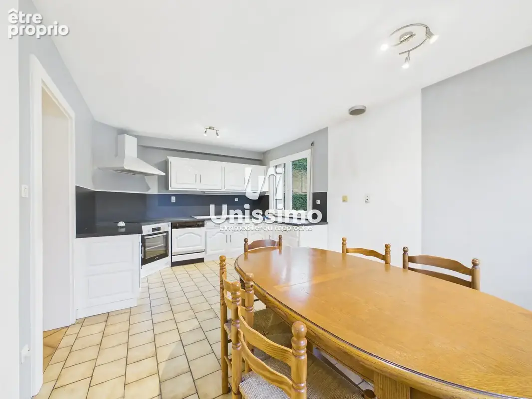 Maison 6 pièces 172 m² à vendre à L'isle-Sur-Le-Doubs (25250) - photo 2