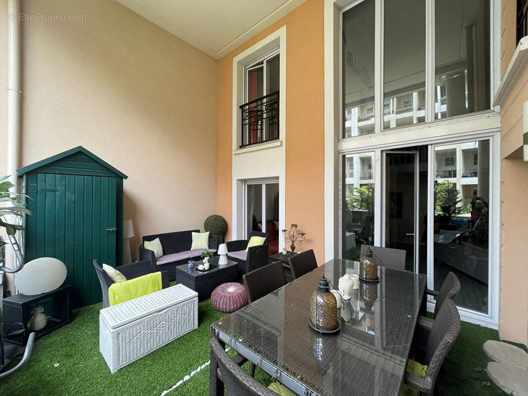 Appartement à COURBEVOIE