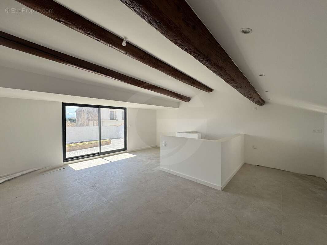 Appartement à MEZE