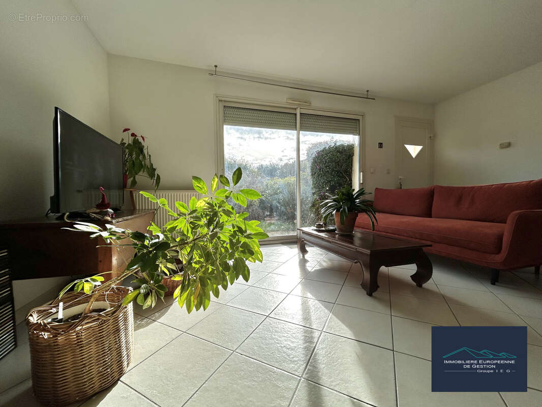 Appartement à SAINT-ESTEVE